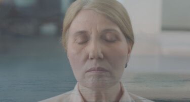 【東京国際映画祭2021】グランプリに「ヴェラは海の夢を見る」コソボの男性中心社会に迫る