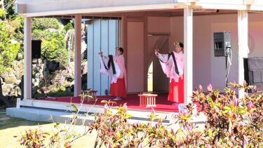 【ひとりあるき】岩沼市「金蛇水神社」で、新緑の巫女舞とグッドデザイン賞に出会う